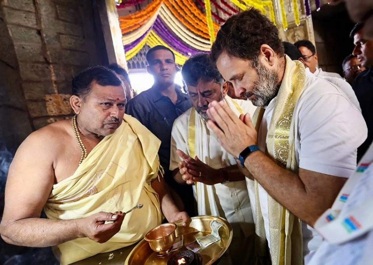 Rahul Gandhi at Chamundeshwari temple in Mysuru