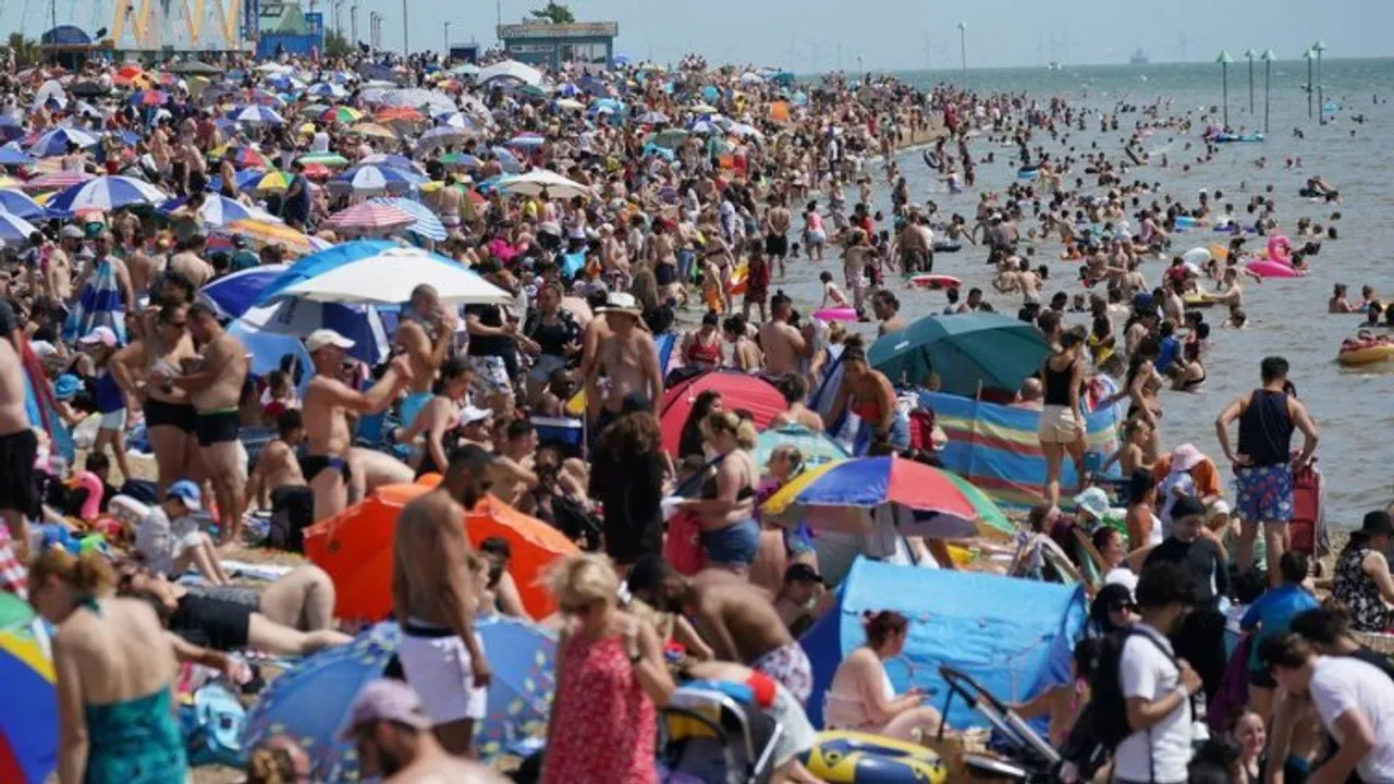 UK heat wave sets new hottest temperature record of 39.1C