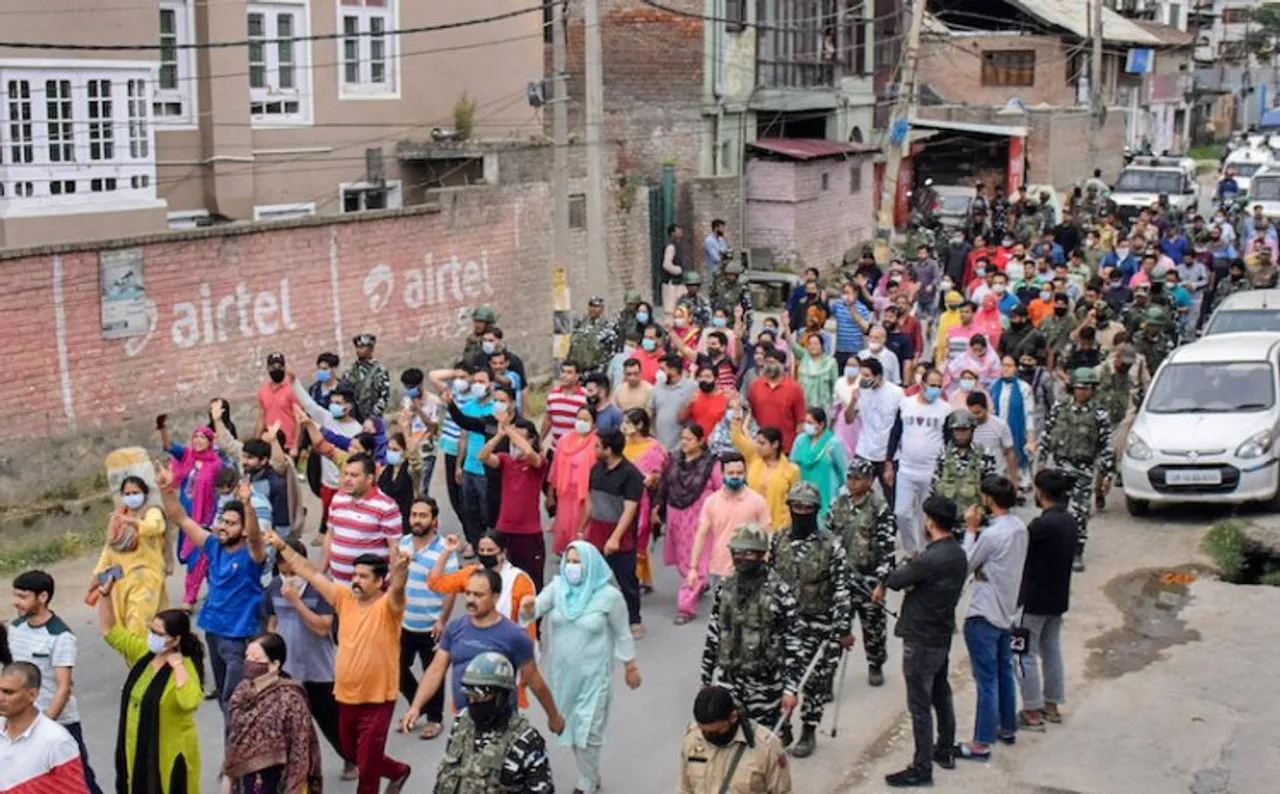 Kashmiri Pandits threaten mass migration from valley; give 24 hrs ultimatum to govt