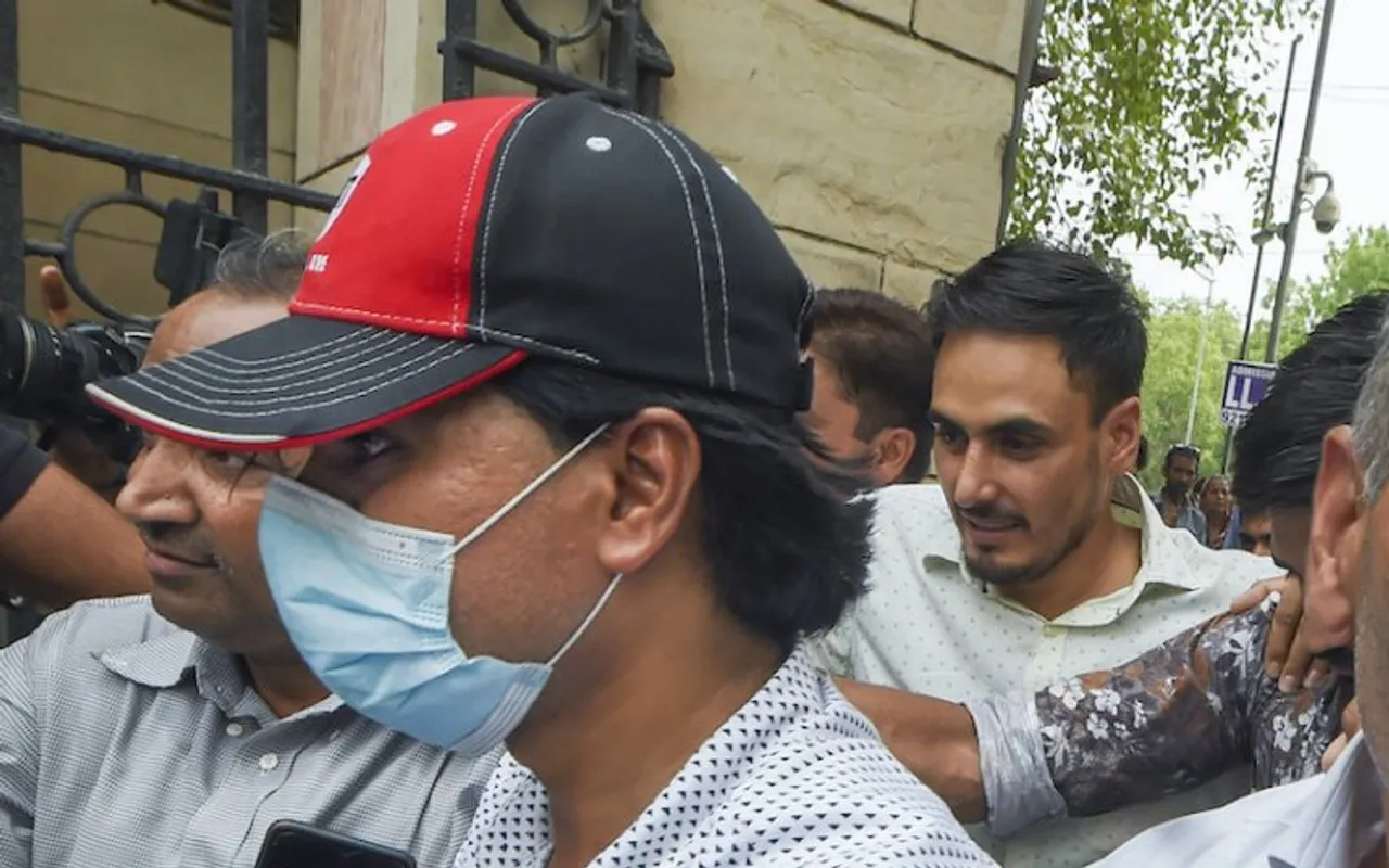 Alt News co-founder Mohammed Zubair moves SC for bail