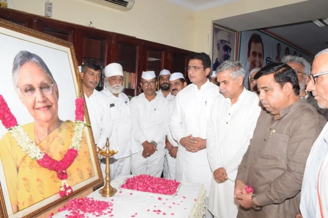 Delhi Congress leaders paying floral tributes to former CM of Delhi Sheila Dixit on death anniversary