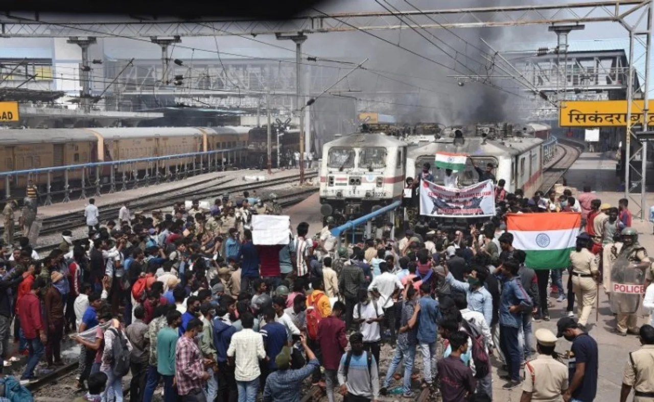 Protestors torch train in Secunderabad railway station against Agnipath scheme