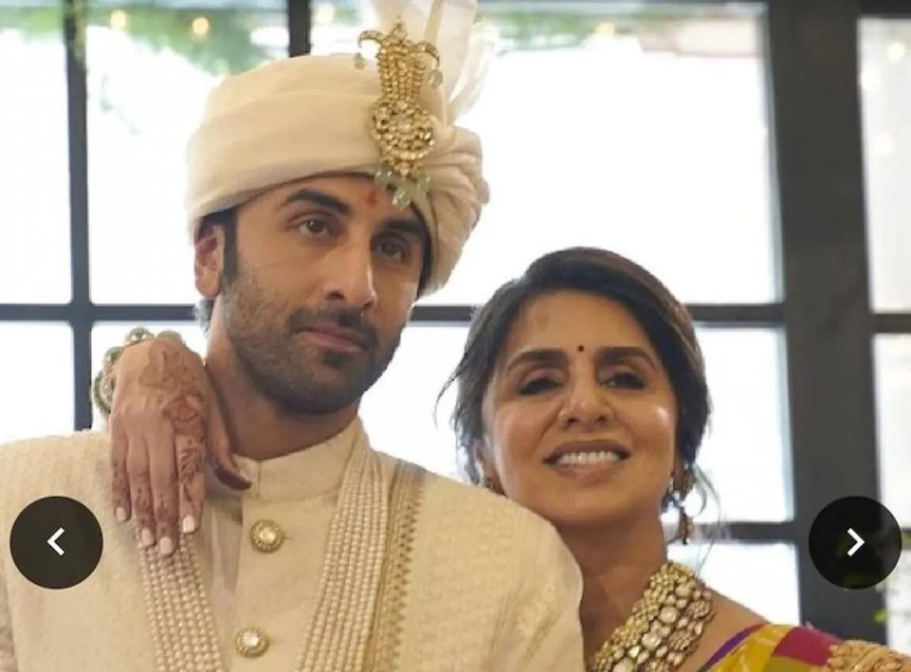 Ranbir Kapoor with his mom Neetu Kapoor
