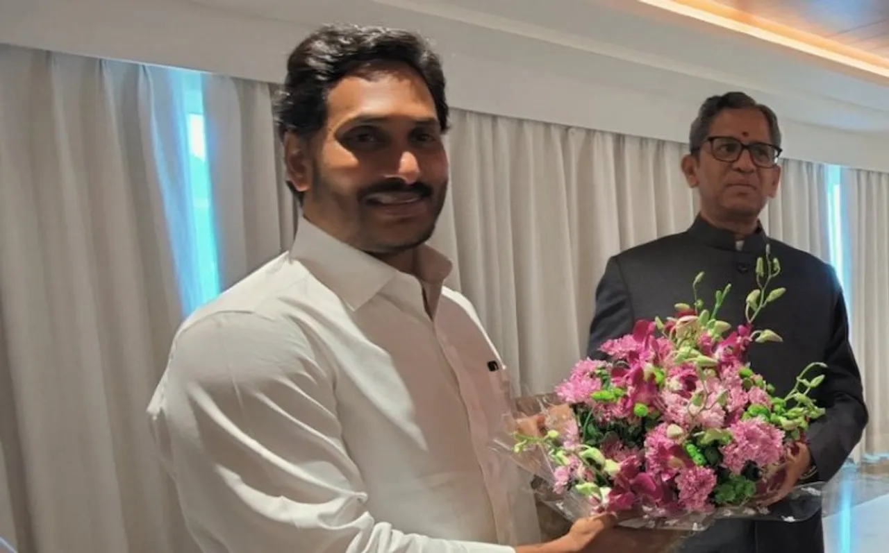 YS Jaganmohan Reddy with CJI NV Ramana