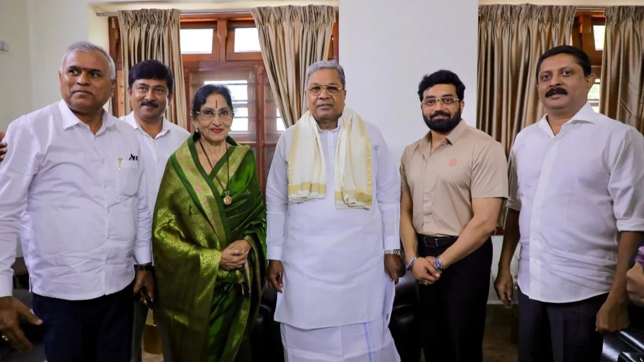 Bharathi met cm siddaramaiah