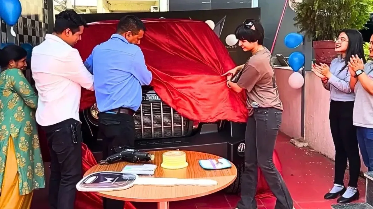 Ananda mahindra van
