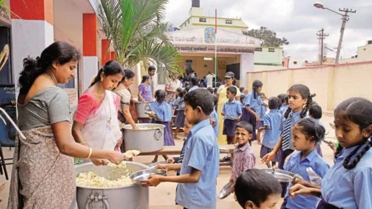 MID DAY MEAL SCHEME EXTEND TO PU STUDENTS
