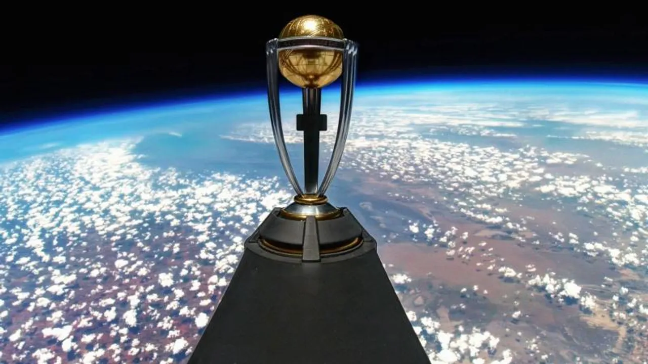 World Cup: 120000 ಅಡಿ ಎತ್ತರ.. ಬಾಹ್ಯಾಕಾಶದಲ್ಲಿ ವಿಶ್ವಕಪ್ ಟ್ರೋಫಿ ಅನಾವರಣ..!