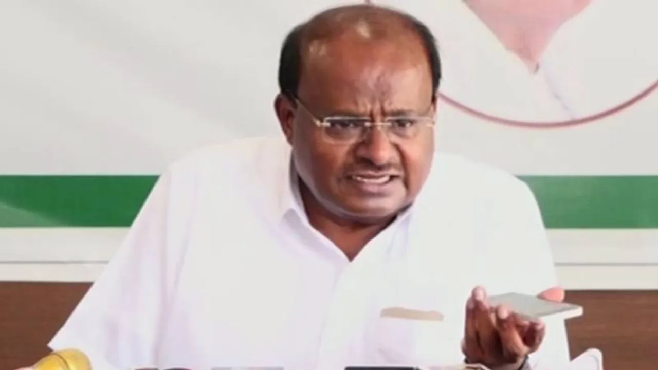 ‘ಪೆನ್‌ ಡ್ರೈವ್ ತರೋಕೆ SP ರೋಡ್‌ಗೆ ನಾನ್ಯಾಕೆ ಹೋಗ್ಲಿ ಅವರೇ ತಂದು ಕೊಡ್ತಾರೆ’- HDK ಹೊಸ ಬಾಂಬ್‌!