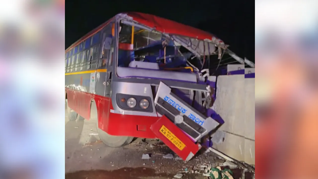 ಡಿವೈಡರ್​ಗೆ ಡಿಕ್ಕಿ ಹೊಡೆದ KSRTC ಬಸ್​; 7 ವರ್ಷದ ಬಾಲಕ ಸಾವು, 12 ಜನರಿಗೆ ಗಂಭೀರ ಗಾಯ