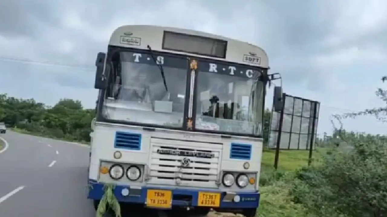 ಕಿಲಾಡಿ ಕಳ್ಳ..!! ಪ್ರಯಾಣಿಕರಿದ್ದ ಸರ್ಕಾರಿ ಬಸ್ಸನ್ನೇ ಹೈಜಾಕ್ ಮಾಡಿದ ಭೂಪ.. ಆಮೇಲೆ ಏನಾಯ್ತು..?