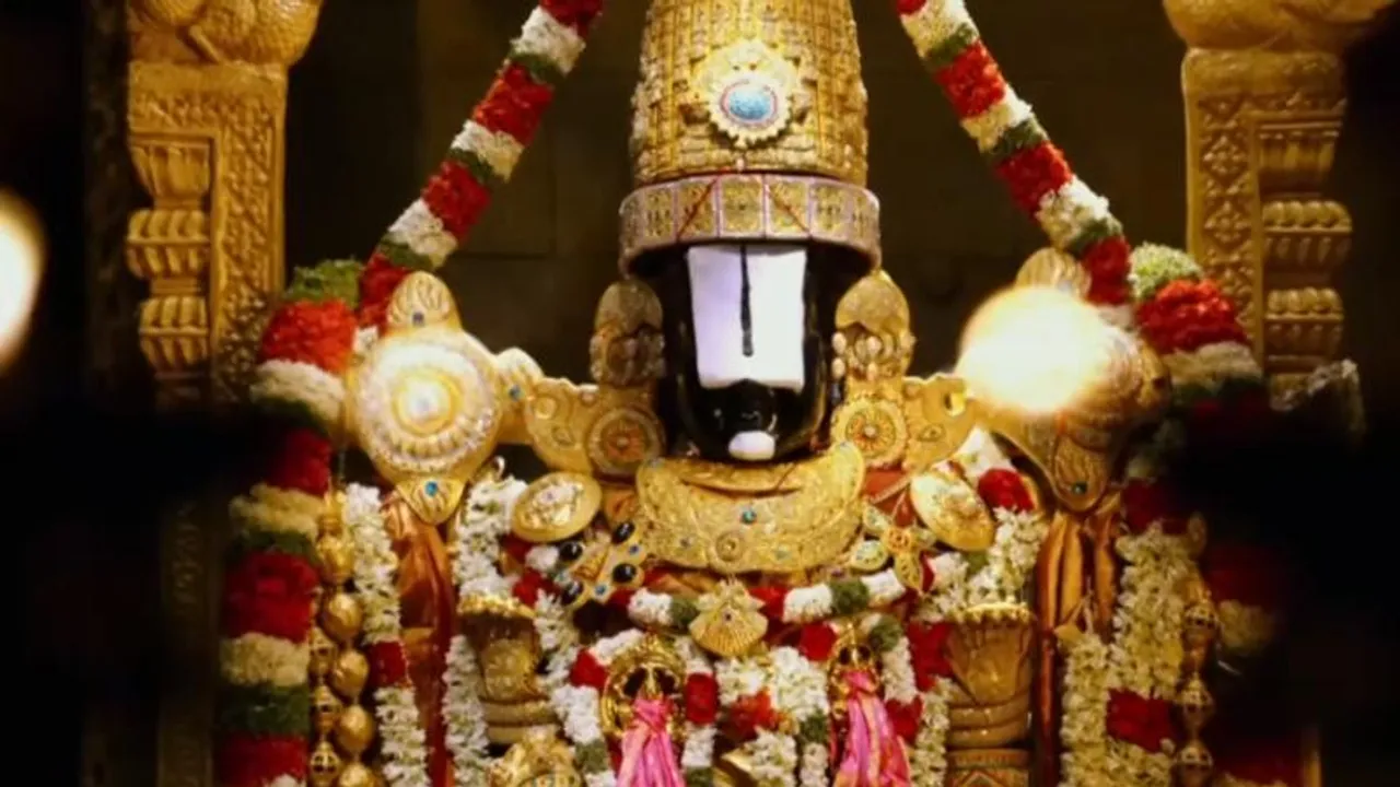 ತಿರುಪತಿಯಲ್ಲಿ ನವರಾತ್ರಿ ಬ್ರಹ್ಮೋತ್ಸವ ದೀಪ.. ಹೂವಿನ ಅಲಂಕಾರದಿಂದ ಕಂಗೊಳಿಸಿದ ತಿಮ್ಮಪ್ಪ!