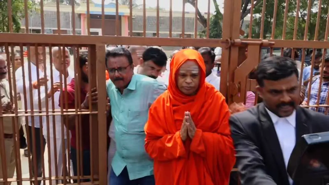 BREAKING: ಕೊನೆಗೂ ಮುರುಘಾ ಮಠದ ಶಿವಮೂರ್ತಿ ಶರಣರಿಗೆ ಬಿಡುಗಡೆ ಭಾಗ್ಯ