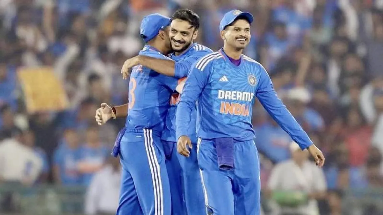 24 ಬಾಲ್ ಎಸೆದು ಕೇವಲ 14 ರನ್ ಕೊಟ್ಟ ಅಕ್ಸರ್ ಪಟೇಲ್.. ಅಭಿಮಾನಿಗಳ ಮನಗೆದ್ದ ಯಂಗ್ ಇಂಡಿಯಾ..!