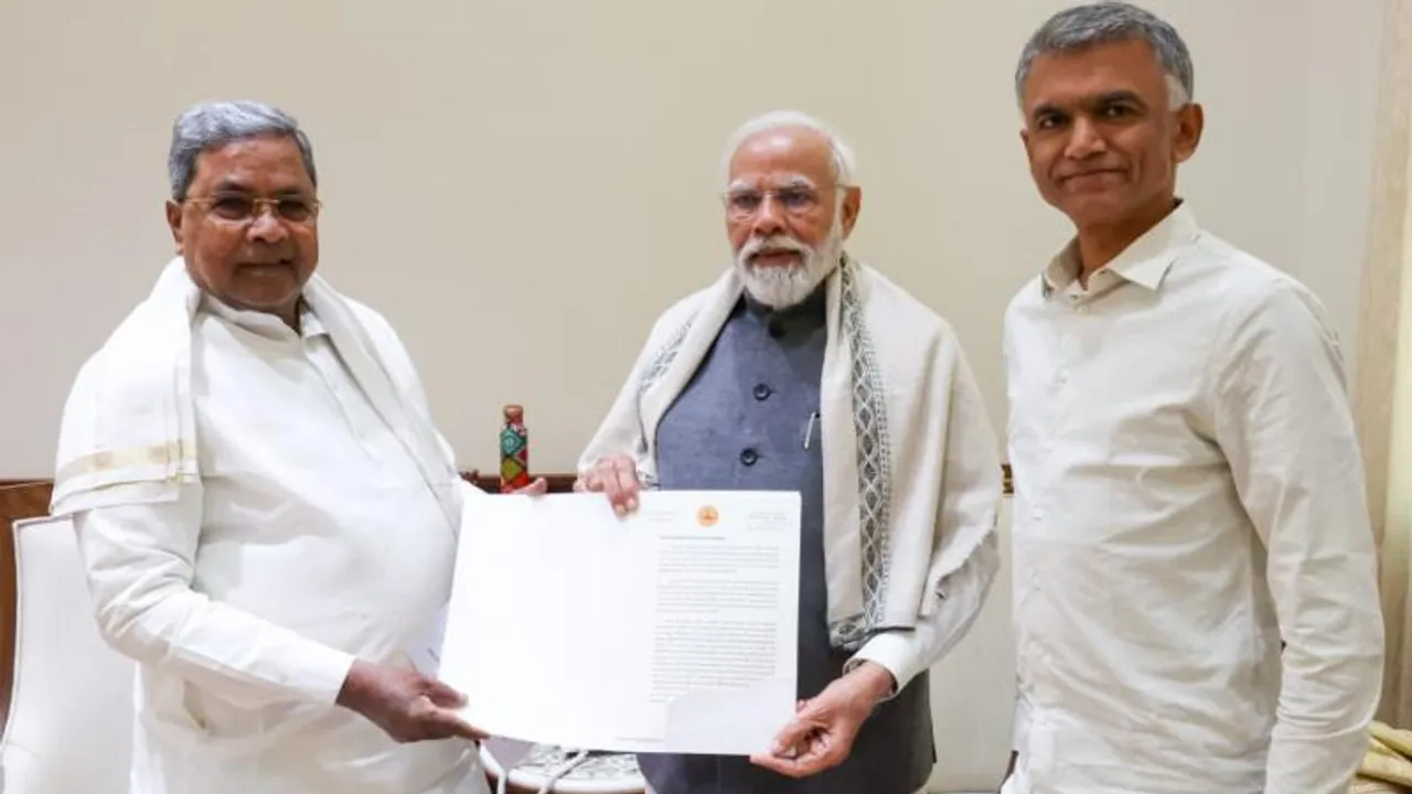 ಪ್ರಧಾನಿ ಮೋದಿ ಭೇಟಿಯಾದ ಸಿಎಂ ಸಿದ್ದರಾಮಯ್ಯ; ರಾಜ್ಯಕ್ಕೆ 18 ಸಾವಿರ ಕೋಟಿ ರೂ. ಬಿಡುಗಡೆಗೆ ಮನವಿ