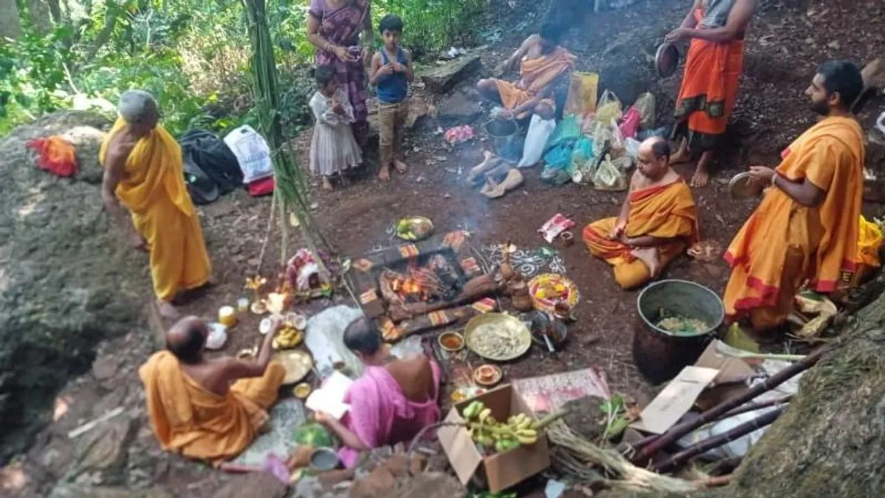 ಕರ್ನಾಟಕದ 7ನೇ ಅತಿ ಎತ್ತರದ ಶಿಖರದಲ್ಲಿ ಮಳೆಗಾಗಿ ಹೋಮ; ಇದು ರಾಜ್ಯದ ಯಾವ ಜಿಲ್ಲೆಯಲ್ಲಿದೆ..?