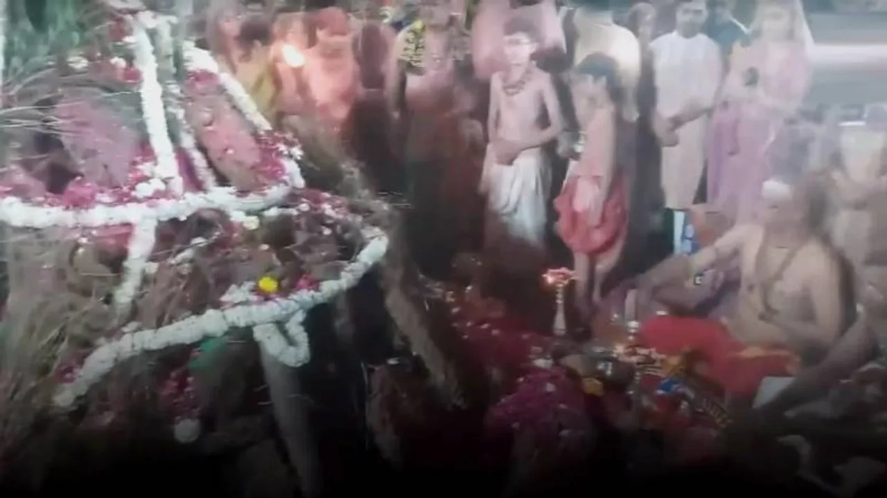 'ಭಸ್ಮ ಆರತಿ' ಮಾಡುವ ವೇಳೆ​​ ದೇವಸ್ಥಾನದಲ್ಲಿ ಬೆಂಕಿ ಅವಘಡ; ಅರ್ಚಕರು ಸೇರಿ 13 ಮಂದಿಗೆ ಗಾಯ