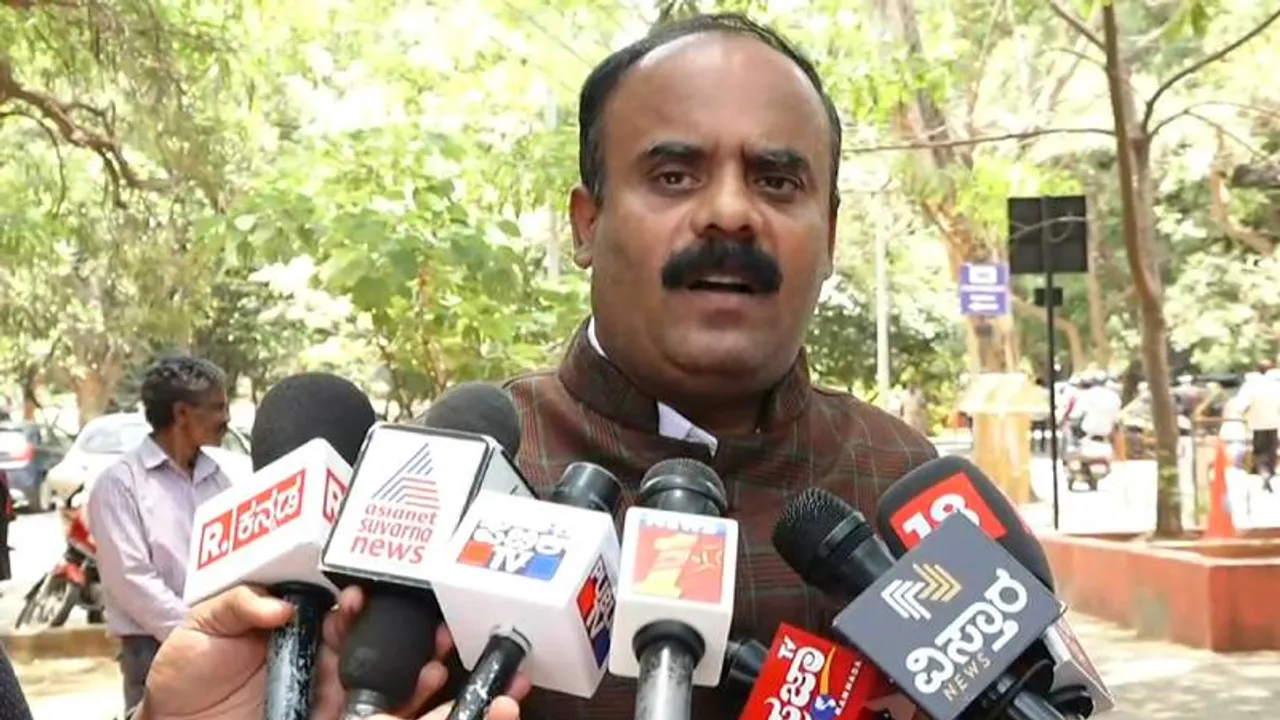 ಪೆನ್​ಡ್ರೈವ್​ ಪ್ರಕರಣದ ಬಗ್ಗೆ ಬಿಜೆಪಿ ನಾಯಕನ ಅನುಮಾನ; SIT ವಿರುದ್ಧ ಕೇಸ್‌ ಹಾಕ್ತೀನಿ ಎಂದ ದೇವರಾಜೇಗೌಡ