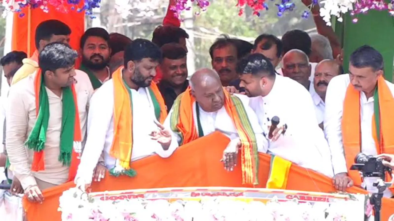 VIDEO: ಹಾಸನದಲ್ಲಿ ಮೊಮ್ಮಗನ ಮೇಲೆ ಸಿಟ್ಟಿಗೆದ್ದ ದೊಡ್ಡಗೌಡ್ರು; ಈ ಉಗ್ರ ರೂಪಕ್ಕೆ ಕಾರಣವೇನು?