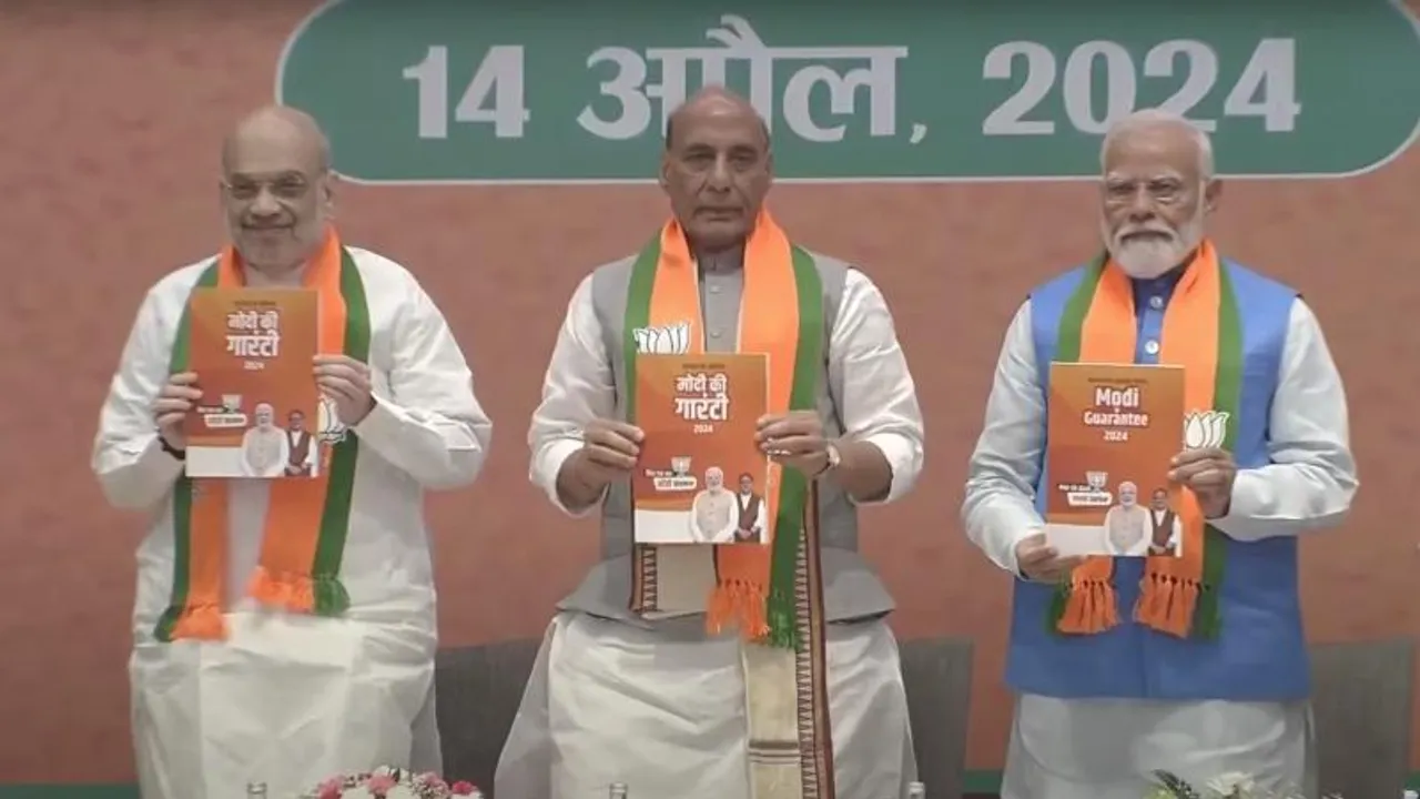 ಪ್ರಣಾಳಿಕೆ ಬಿಡುಗಡೆ ಮಾಡಿದ ಪ್ರಧಾನಿ ಮೋದಿ; ದೆಹಲಿಯ ನಿವಾಸಿಗೆ ಮೊದಲ ಸಂಕಲ್ಪ ಪತ್ರ ವಿತರಣೆ