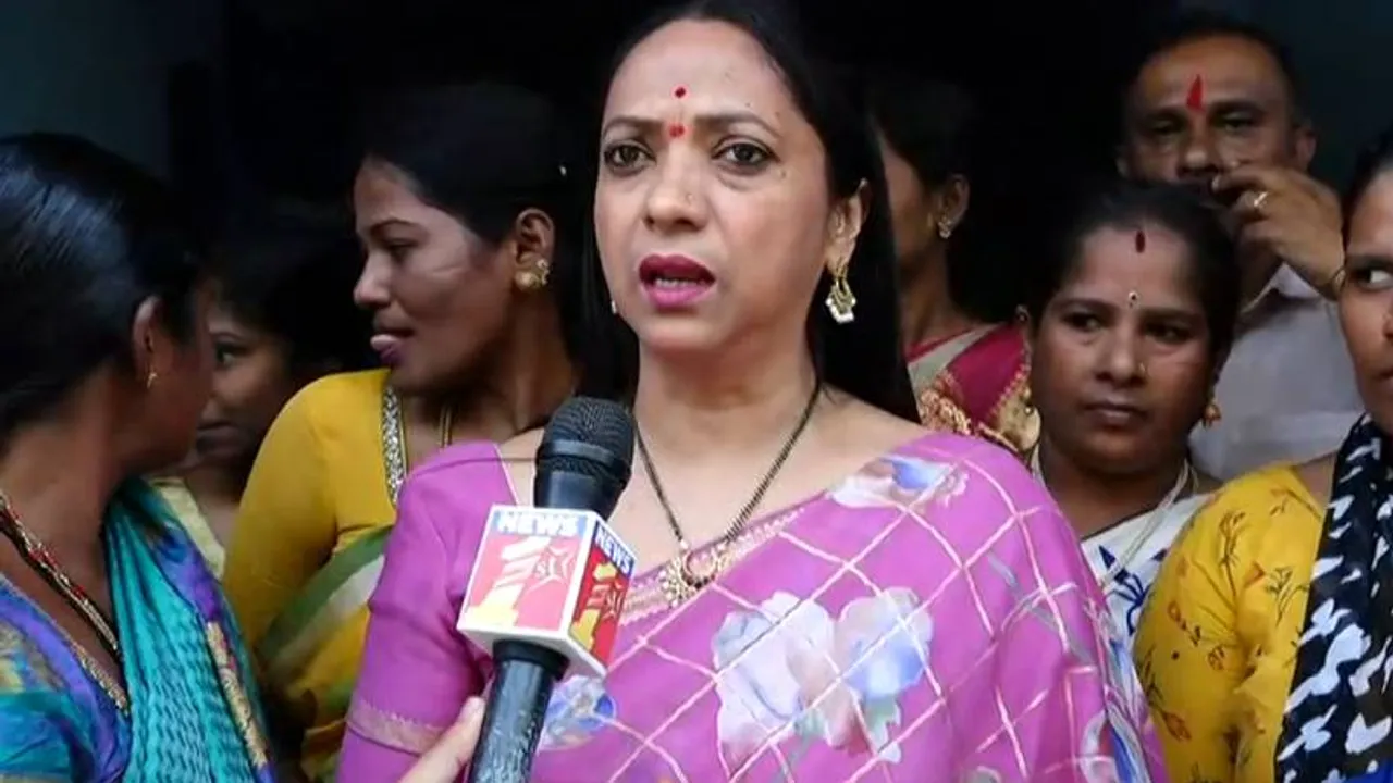 ‘ಹಾಸನದಲ್ಲಿ ಹೆದರಿಸಿ, ಬೆದರಿಸಿ ಚಿತ್ರೀಕರಣ’- ಅಶ್ಲೀಲ ವಿಡಿಯೋಗಳ ಸತ್ಯ ಬಿಚ್ಚಿಟ್ಟ ಡಾ.ನಾಗಲಕ್ಷ್ಮಿ ಚೌಧರಿ