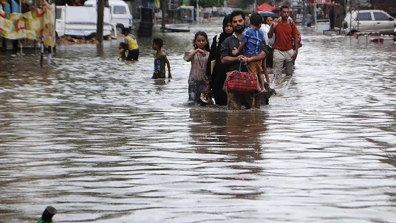 ಮಳೆಯಿಂದಾಗಿ 87 ಜನರು ಸಾವು, 80 ಮಂದಿಗೆ ಗಾಯ.. ವರುಣಾರ್ಭಟದಿಂದ ತತ್ತರಿಸಿದ ಪಾಕ್​