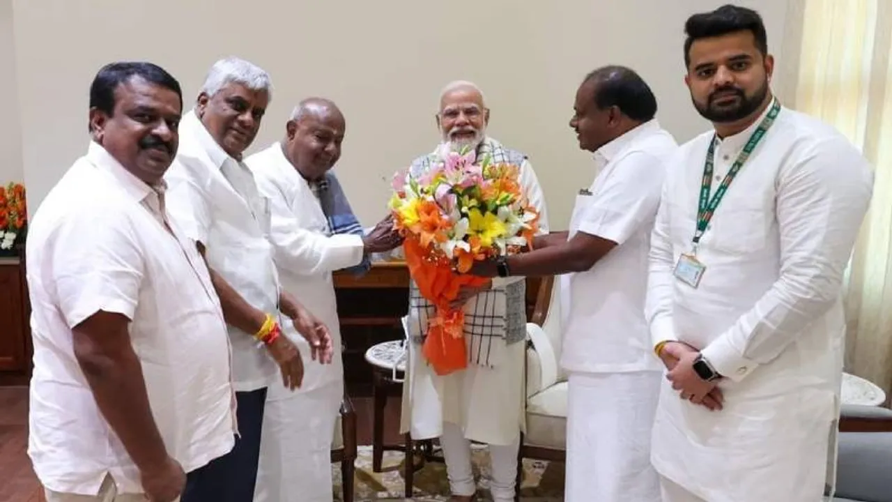 ಹಾಸನ ಅಶ್ಲೀಲ ವಿಡಿಯೋ ಕೇಸಲ್ಲಿ ಗೌಡ್ರ ಕುಟುಂಬಕ್ಕೆ ಕಾದಿದ್ಯಾ ಆಪತ್ತು? ವಿದೇಶದಿಂದ ಪ್ರಜ್ವಲ್​ ವಾಪಸ್​ ಯಾವಾಗ?