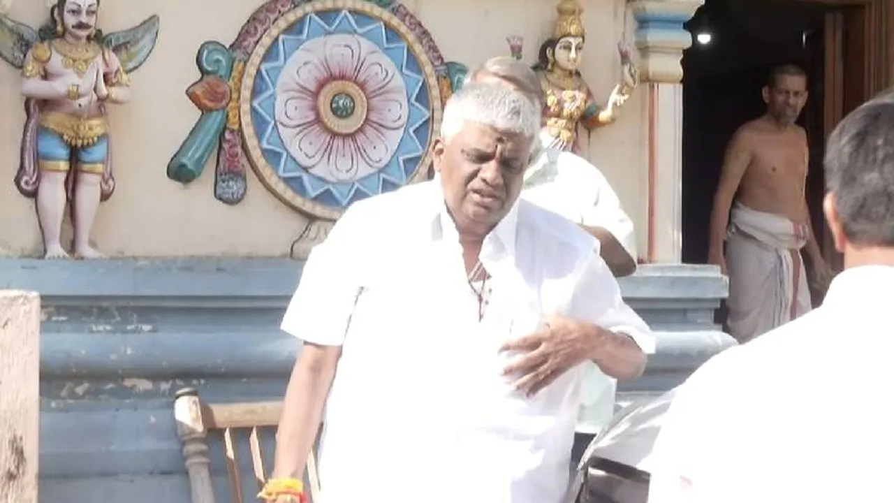ಹಾಸನ ಅಶ್ಲೀಲ ವಿಡಿಯೋ ಕೇಸ್​​; ಪ್ರಜ್ವಲ್​ ರೇವಣ್ಣ ಪೆನ್​ಡ್ರೈವ್​​ ಬಗ್ಗೆ ಇಂಚಿಂಚೂ ಮಾಹಿತಿ ಬಿಚ್ಚಿಟ್ಟ ಮಾಜಿ ಡ್ರೈವರ್​​