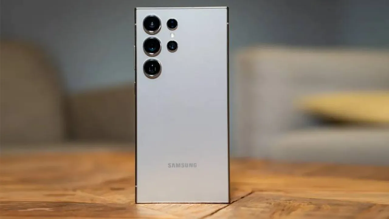 ಆ್ಯಪಲ್​ ಕಂಪನಿಯನ್ನು ಹಿಂದಿಕ್ಕಿದ ಸ್ಯಾಮ್​ಸಂಗ್​! ಜಾಗತಿಕ ಮಟ್ಟದಲ್ಲಿ ಅಗ್ರಸ್ಥಾನಕ್ಕೇರಿದ ಸೌತ್​ ಕೊರಿಯಾ ಕಂಪನಿ