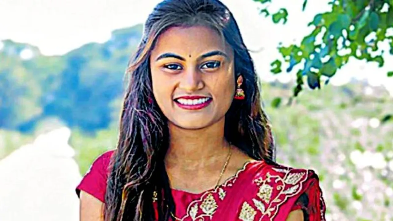 ಸ್ಮಾರ್ಟ್​ಫೋನ್​ ರಿಪೇರಿ ಮಾಡಿಸಲು ನಿರಾಕರಿಸಿದ ಪೋಷಕರು.. ಆತ್ಮಹತ್ಯೆ ಮಾಡಿಕೊಂಡ ಮಗಳು