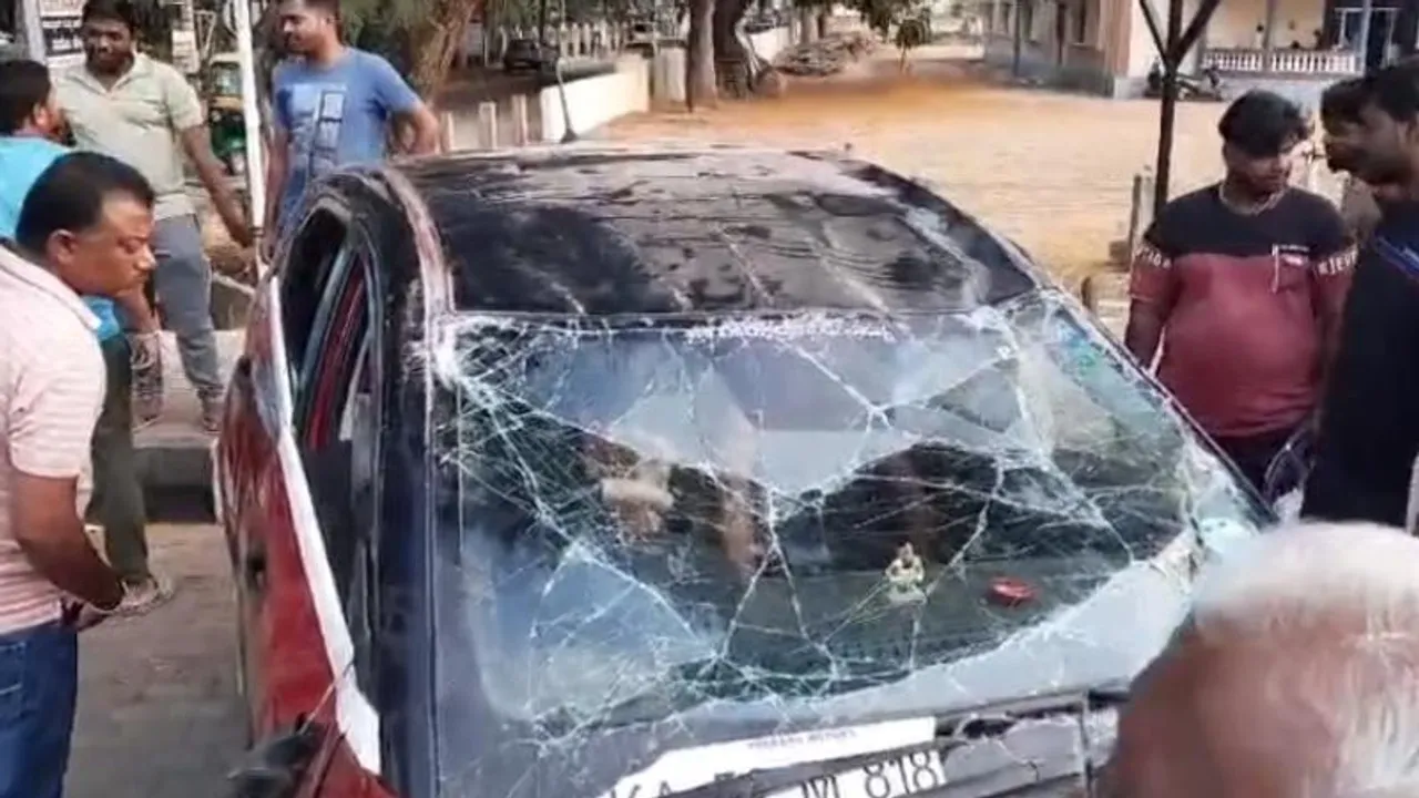 ಡಿವೈಡರ್​ಗೆ ಡಿಕ್ಕಿ ಹೊಡೆದು ಬುಗುರಿಯಂತೆ ತಿರುಗಿದ ಕಾರು; ಬೆಚ್ಚಿ ಬೀಳಿಸಿದ ಭಯಾನಕ ಅಪಘಾತ