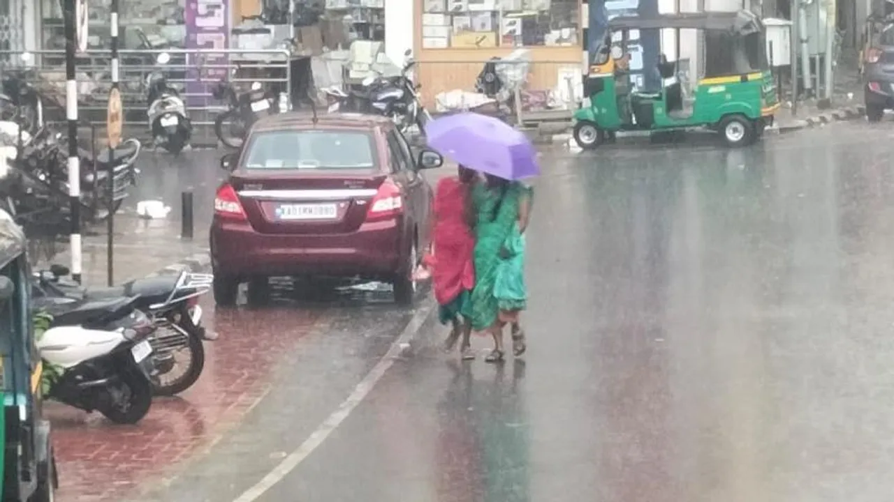 ಕೊನೆಗೂ ಬಂದ ಮಳೆರಾಯ.. ವರ್ಷಧಾರೆ ಕಂಡು ನಿಟ್ಟುಸಿರು ಬಿಟ್ಟ ಜನ