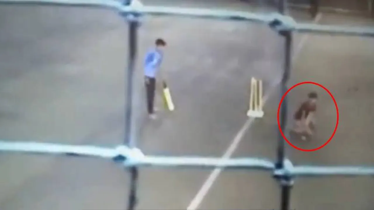 11 ವರ್ಷದ ಬಾಲಕನ ಖಾಸಗಿ ಅಂಗಕ್ಕೆ ಬಿದ್ದ ಬಾಲ್‌.. ಕ್ರಿಕೆಟ್ ಆಡುತ್ತಿದ್ದಾಗ ದುರಂತ ಅಂತ್ಯ; ವಿಡಿಯೋ!