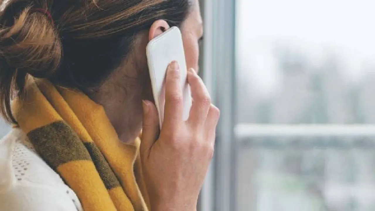 ಪತ್ನಿಯ ಮೊಬೈಲ್​ ಕಿತ್ತುಕೊಂಡ ಪತಿ; ಕಟ್ಟಿಹಾಕಿ ಥಳಿಸಿ, ವಿದ್ಯುತ್​ ಶಾಕ್​ ಕೊಟ್ಟ ಹೆಂಡತಿ! ಆಮೇಲೇನಾಯ್ತು?