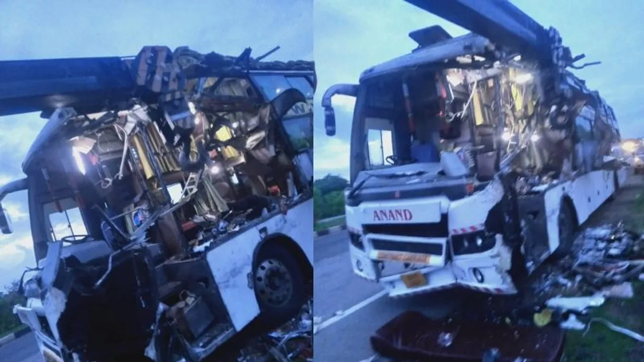 ವಿಜಯಪುರದಲ್ಲಿ ಭೀಕರ ಅಪಘಾತ.. ಲಾರಿ ಗುದ್ದಿದ ಹೊಡೆತಕ್ಕೆ ಪ್ರಯಾಣಿಕರಿದ್ದ ಬಸ್​ ಪುಡಿಪುಡಿ