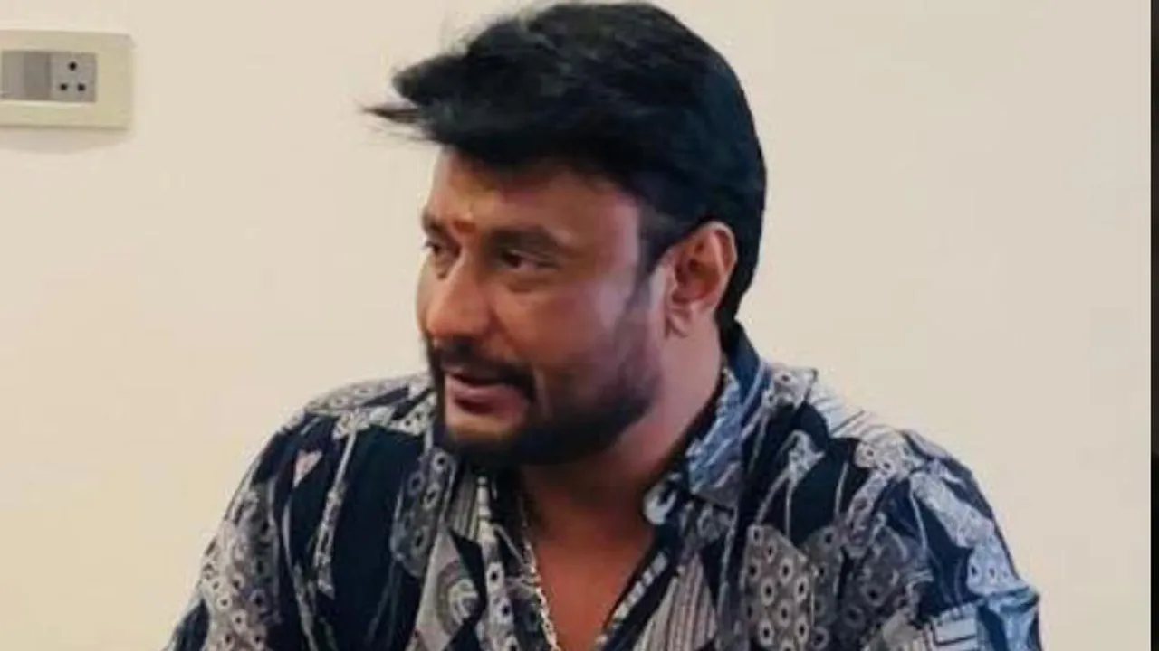 ನನಗೆ ಸಿಗರೇಟ್ ಬೇಕು.. ಟೆನ್ಷನ್​ನಲ್ಲಿರೋ ನಟ ದರ್ಶನ್‌ಗೆ ಪೊಲೀಸ್ರು ಚಾಕಲೇಟ್ ಕೊಟ್ಟು ಖಡಕ್ ವಾರ್ನಿಂಗ್!