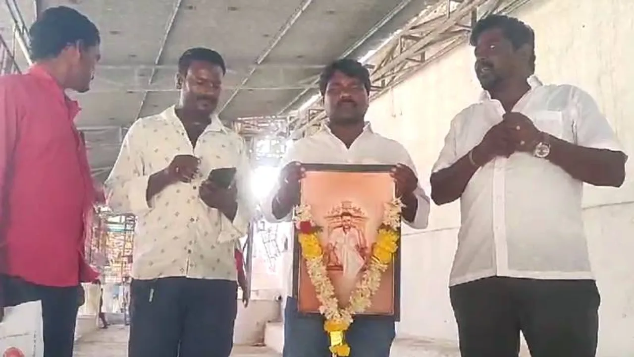 ದರ್ಶನ್​​ಗಾಗಿ ಪಾದಯಾತ್ರೆ.. ಪ್ರಕರಣದಿಂದ ಬೇಗ ಹೊರಬರಲಿ ಎಂದು ದೇವರ ಮೊರೆ ಹೋದ್ರು ಇಲ್ಲಿನ ಫ್ಯಾನ್ಸ್!​