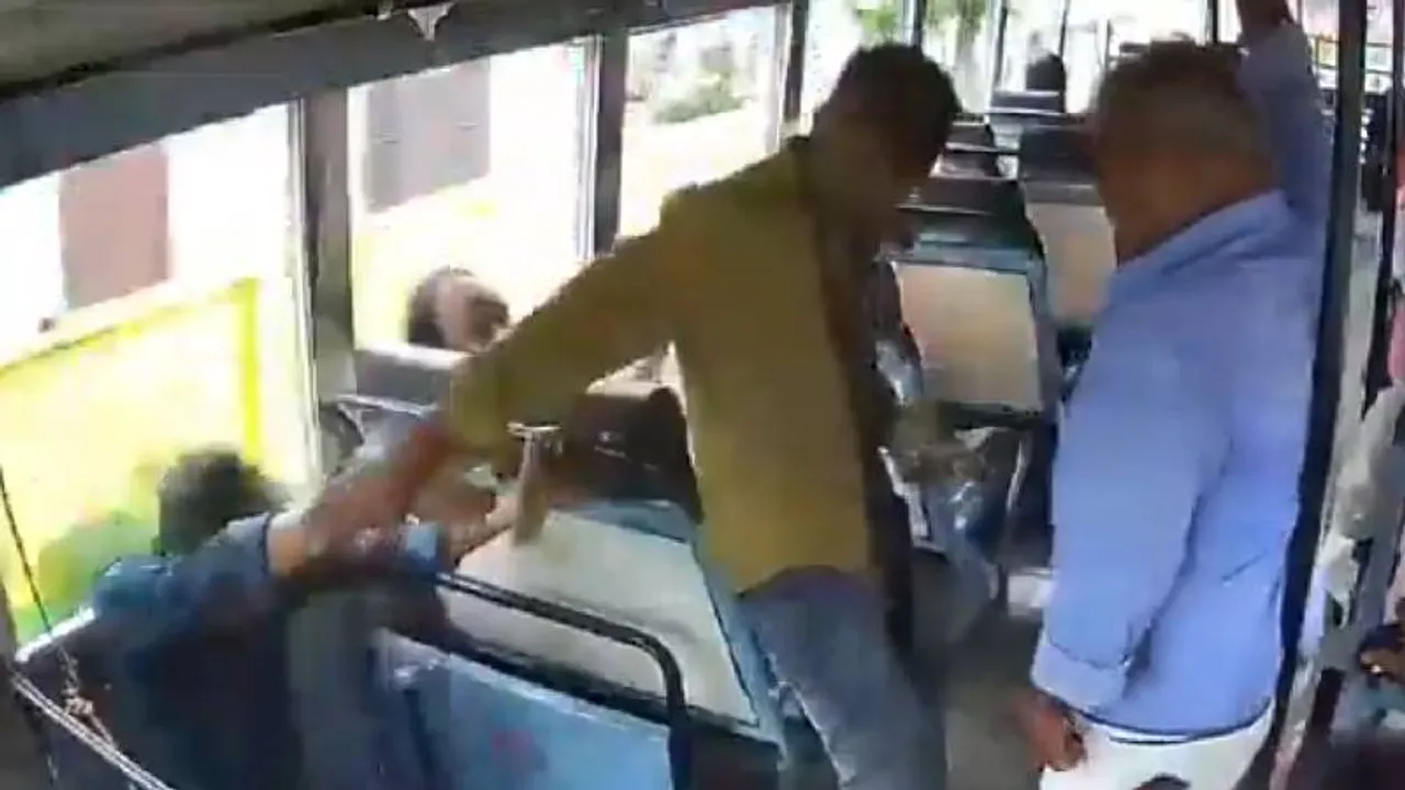 ಜಸ್ಟ್​ ಮಿಸ್​​! ಕಂಡೆಕ್ಟರ್​ ಸಹಾಯದಿಂದ ಬದುಕಿ ಬಂದ ಬಡ ಜೀವ.. ಸಾವು ಕಣ್ಣೆದುರೇ ಪಾಸಾಯ್ತು ಅಂದ್ರೆ ಇದೇನಾ?