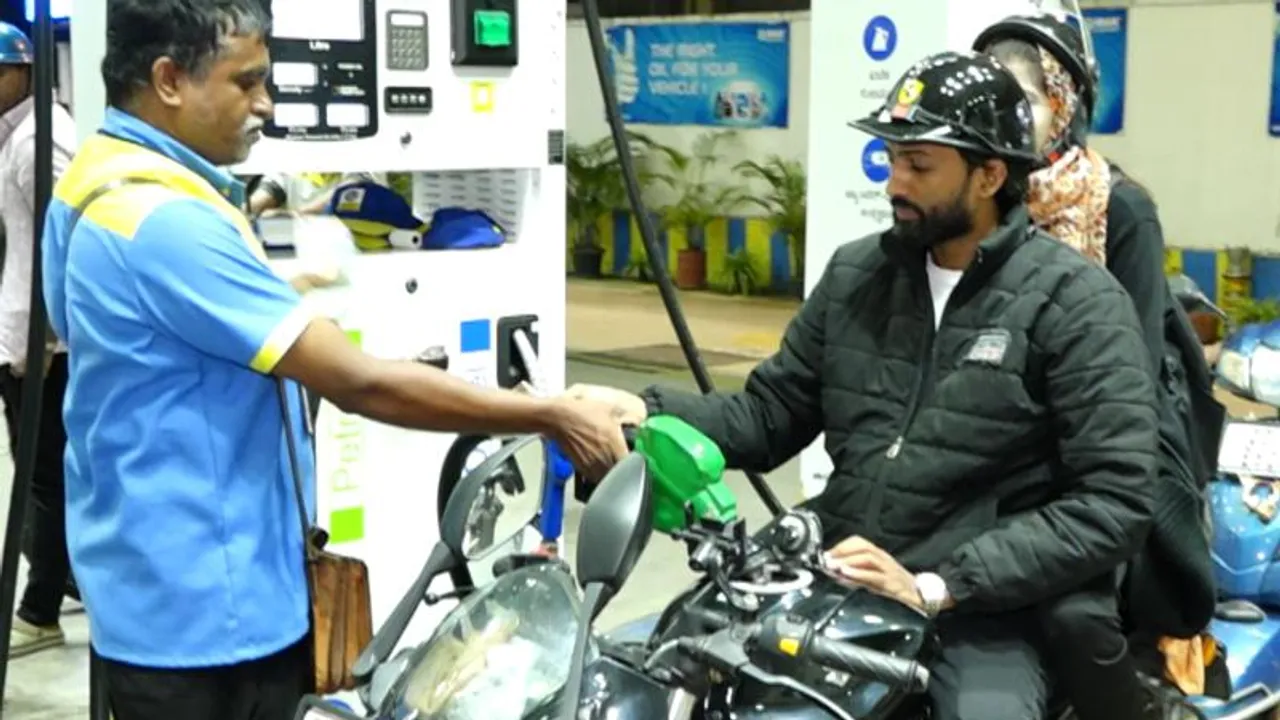 ಪೆಟ್ರೋಲ್, ಡೀಸೆಲ್ ಮೇಲಿನ ಅಬಕಾರಿ ಸುಂಕ 2 ರೂ ಹೆಚ್ಚಳ; ಆದರೂ ಗ್ರಾಹಕರಿಗೆ ಇಲ್ಲ ಹೊರೆ, ಹೆಂಗೆ..?