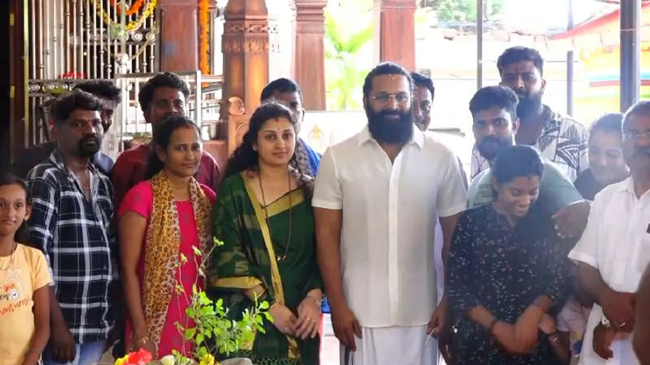 ಕೊರಗಜ್ಜನ ಸನ್ನಿಧಿಯಲ್ಲಿ ರಿಷಬ್​ ಶೆಟ್ಟಿ.. ಅಜ್ಜನಿಗೆ ಮದ್ಯ, ಚಕ್ಕುಲಿ, ಬೀಡವಿಟ್ಟು ಪ್ರಾರ್ಥಿಸಿದ ಡಿವೈನ್​ ಸ್ಟಾರ್​