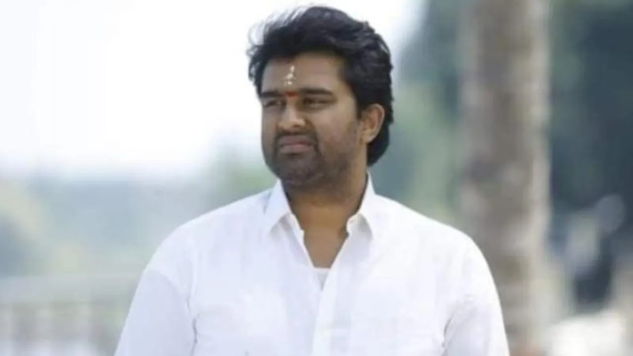 ಜೈಲಿನಲ್ಲಿ ಮಕ್ಕಳನ್ನು ಕಂಡು ರೇವಣ್ಣ ದಂಪತಿ ಕಣ್ಣೀರು.. ಅಪ್ಪ-ಅಮ್ಮನ ಕಂಡು ಭಾವುಕರಾದ ಪ್ರಜ್ವಲ್, ಸೂರಜ್..!