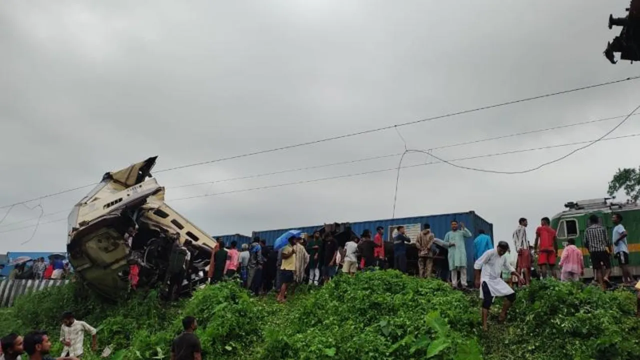 Train Accident: ದೇಶದಲ್ಲಿ ಮತ್ತೊಂದು ರೈಲು ಭೀಕರ ಅಪಘಾತ.. ಭಾರೀ ಸಾವು ನೋವಿನ ಆತಂಕ