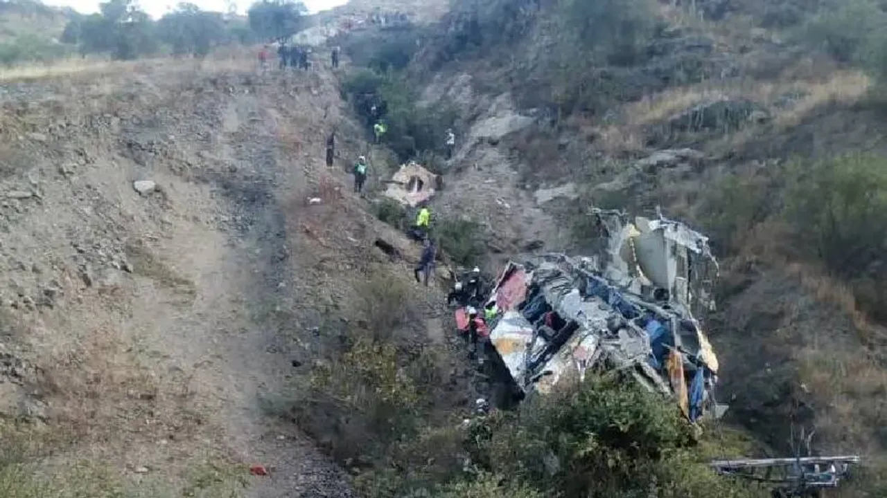 ಬಸ್ ಭೀಕರ​ ಅಪಘಾತ.. 26 ಮಂದಿ ಸಾವು