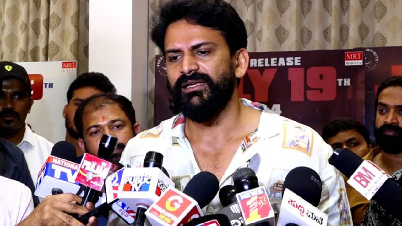 ‘ದರ್ಶನ್ ತಪ್ಪು ಮಾಡಿದ್ರೆ ಶಿಕ್ಷೆಯಾಗಲಿ’- ರೇಣುಕಾಸ್ವಾಮಿ ತಂದೆ, ತಾಯಿಯ ಬಗ್ಗೆ ನಟ ಧನಂಜಯ್ ಏನಂದ್ರು?