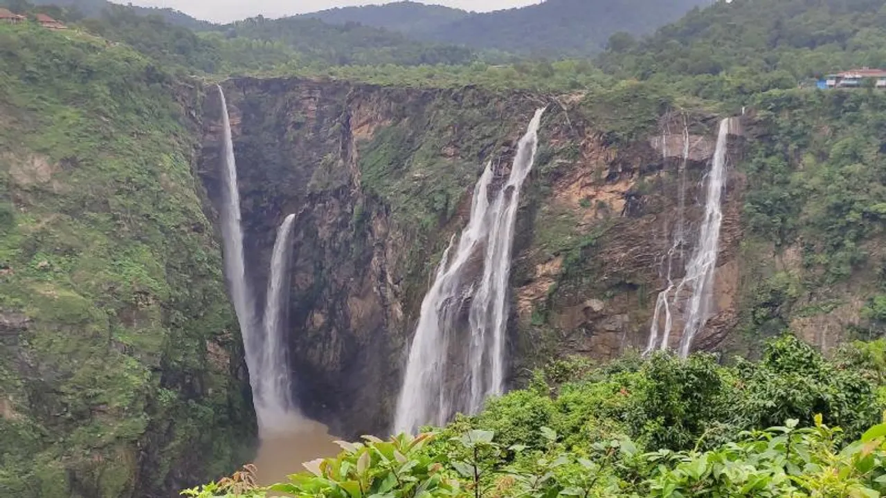 ಬೆಂಗಳೂರಿನ ಯುವಕ ಜೋಗ ಜಲಪಾತದಲ್ಲಿ ಕಣ್ಮರೆ.. ಶೋಧ ಕಾರ್ಯ