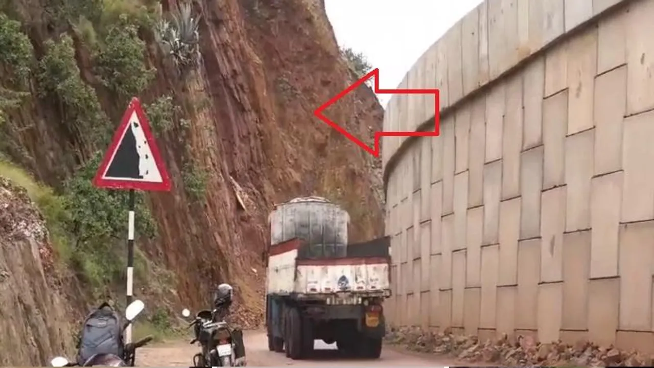 ರಾಜ್ಯದಲ್ಲಿ ಮತ್ತೊಂದು ದೊಡ್ಡ ಅನಾಹುತದ ಆತಂಕ.. ಇಲ್ಲಿ ಓಡಾಡೋ ಪ್ರಯಾಣಿಕರೇ ಹುಷಾರ್​..!