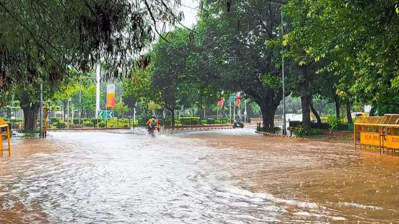 ವರುಣಾರ್ಭಟಕ್ಕೆ 90 ಜನ ಸಾವು.. 12 ಲಕ್ಷಕ್ಕೂ ಹೆಚ್ಚು ಮಂದಿ ನಿರಾಶ್ರಿತ; ಇಂದು ಕೂಡ ಭಾರೀ ಮಳೆ ಎಚ್ಚರಿಕೆ