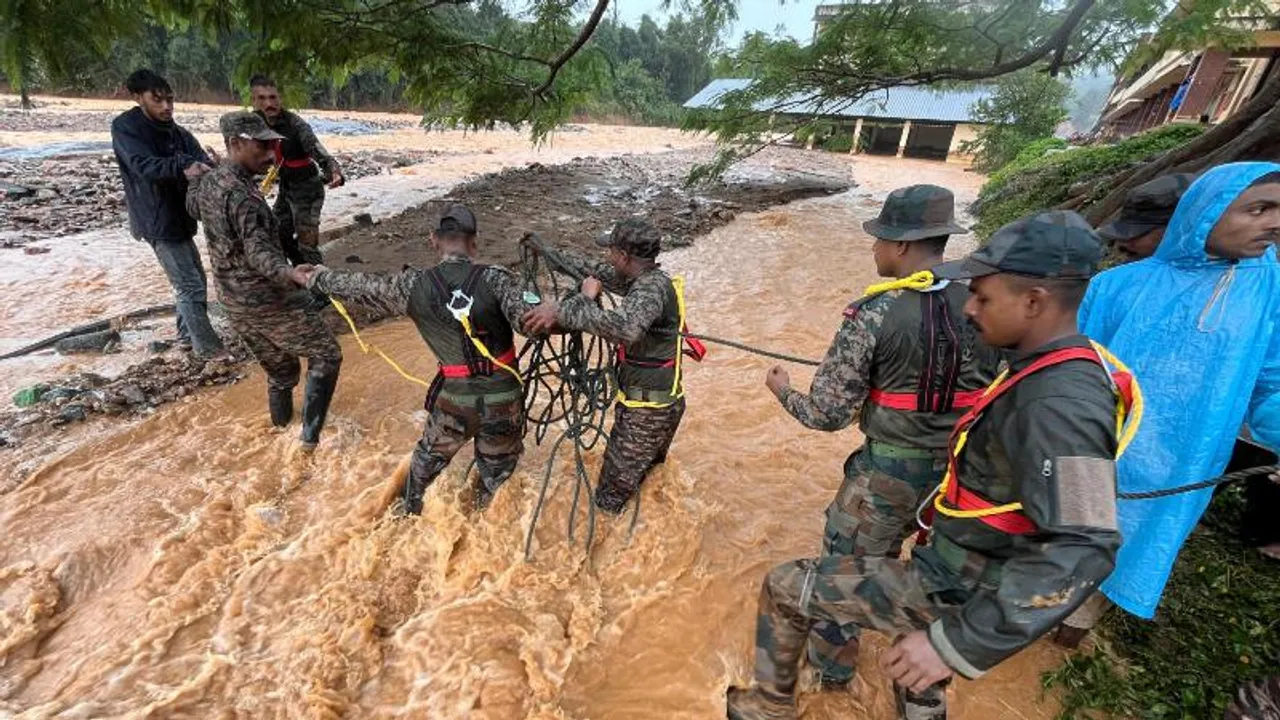 ಕೇರಳ CM ಮನಸು ಮಾಡಿದ್ರೆ ಈ ದುರಂತ ತಪ್ಪಿಸಬಹುದಿತ್ತು; ಅಮಿತ್ ಶಾ ಶಾಕಿಂಗ್ ಮಾಹಿತಿ ಬಹಿರಂಗ