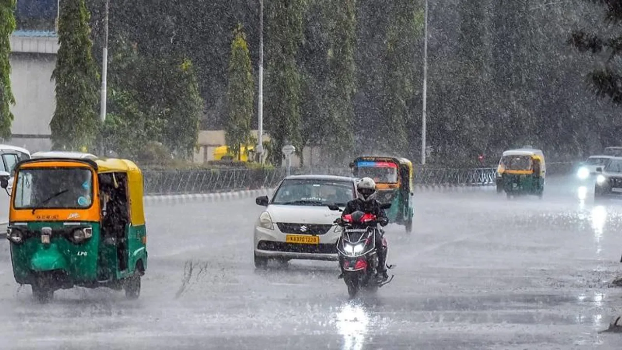 ಬೆಂಗಳೂರಿಗರೇ.. ಇಂದು ಗುಡುಗು ಸಹಿತ ಮಳೆ ಬರುವ ಸಾಧ್ಯತೆ.. ಬೇಗ ಗೂಡು ಸೇರಿಕೊಳ್ಳಿ