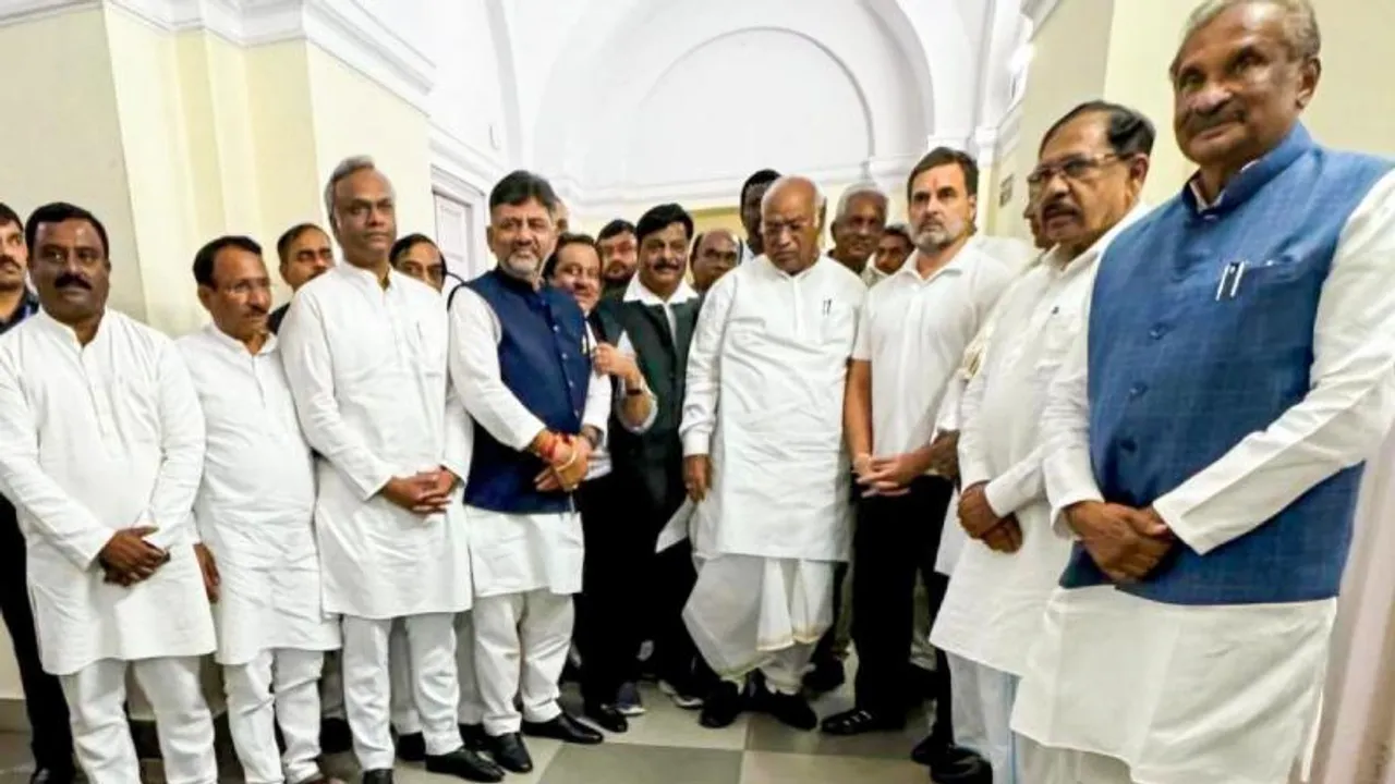 ಸಿದ್ದರಾಮಯ್ಯರ ಸಂಕಷ್ಟಕ್ಕೆ ನಿಂತ ಹೈಕಮಾಂಡ್​.. ದೆಹಲಿ ಸಭೆಯಲ್ಲಿ ನಡೆದ ಪಿನ್​ ಟು ಪಿನ್ ಮಾಹಿತಿ..!